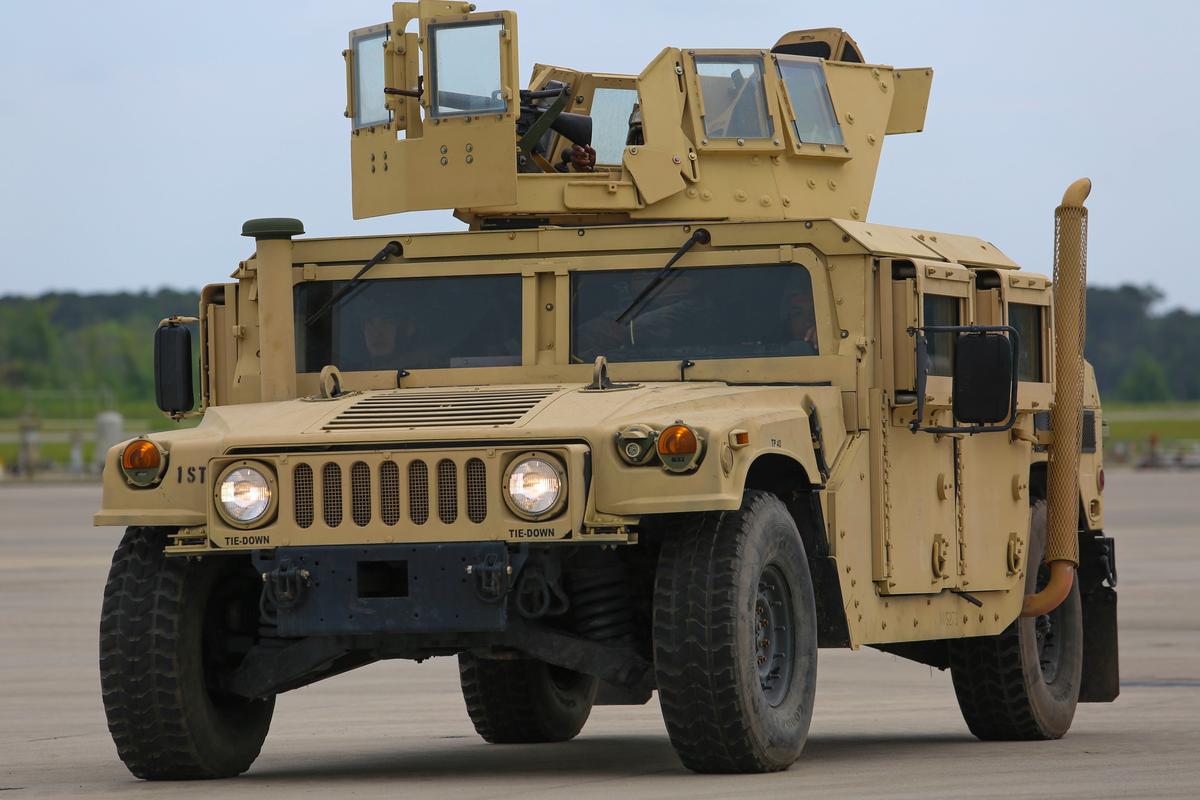 Джип Humvee. Фото:  Wikimedia Commons , U.S. Marine Corps  photo by Lance Cpl. Olivia G. Ortiz/Released