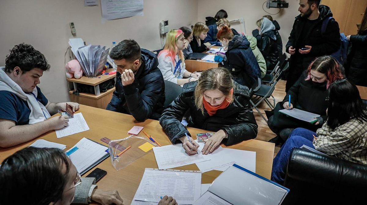 Они показывают, что мы ничего не значим. Но они не правы